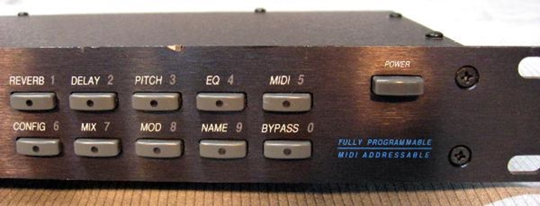 Image sur Alesis Quadraverb multi-effects processor. sn QV1122440.