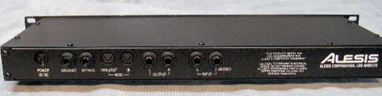 Image sur Alesis Quadraverb multi-effects processor. sn QV1122440.