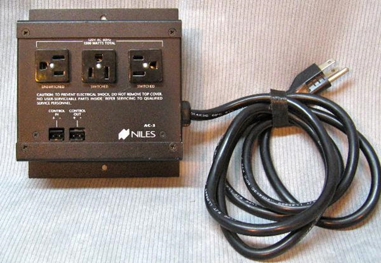 Afbeelding van Niles AC-3, AC power strip