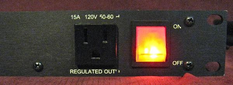 Image sur Furman AR-1215 AC Line Voltage Regulator