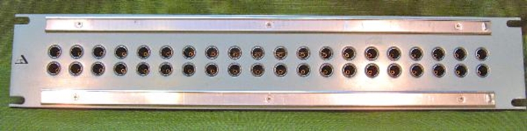 Image sur Trompeter (TEI) JSI-40 VIdeo Patch Panel, J214W jacks 