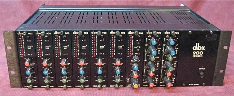 Image sur DBX 900 Frame with 903, 904 and 905 modules