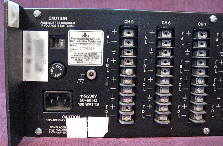 Image sur DBX 900 Frame with 903, 904 and 905 modules