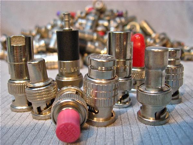Image sur 75 Ohm Terminators, BNC Male, Various Brands