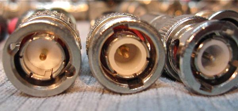 Image sur 75 Ohm Terminators, BNC Male, Various Brands