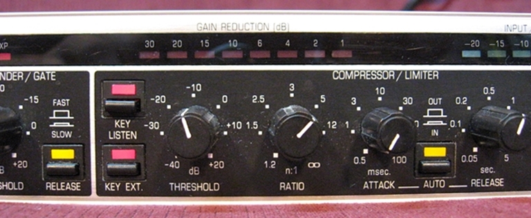 Image sur Behringer MDX 2100 composer