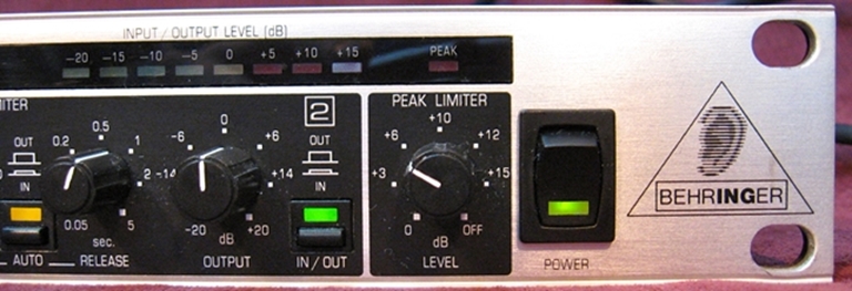 Image sur Behringer MDX 2100 composer