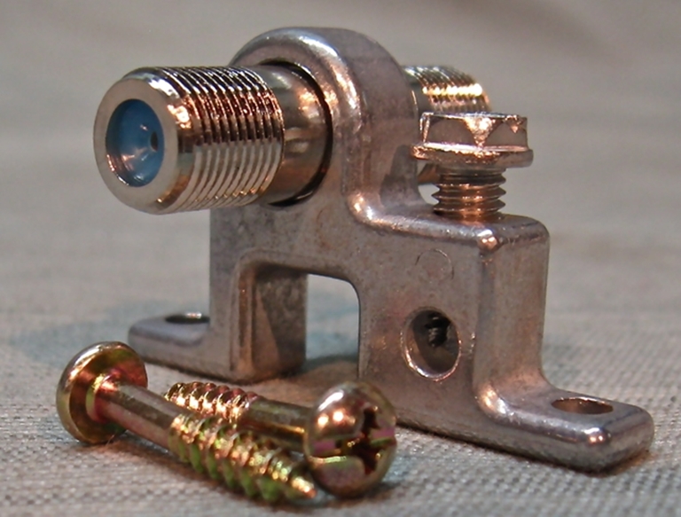 Image sur Satellite and Cable TV Grounding blocks 