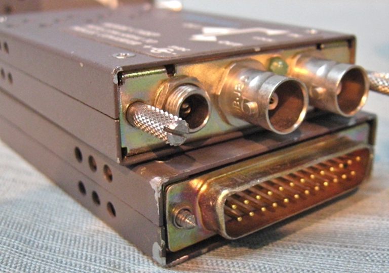 Image sur AJA Model C10SP SMPTE 259M Serial~ Parallel Transcoder