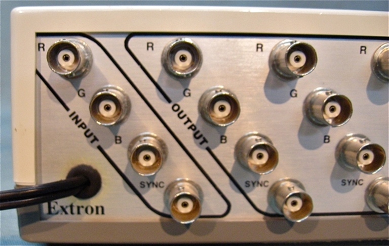Image sur Extron ADA3, 1x3 RGBS Video DA