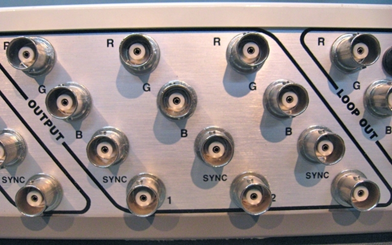 Image sur Extron ADA3, 1x3 RGBS Video DA