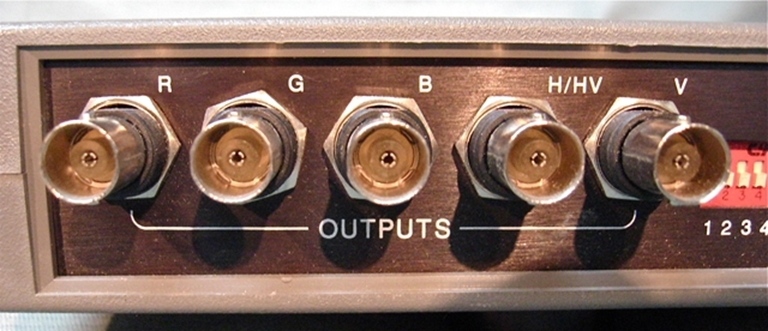 Afbeelding van Extron RGB 120 9 Pin Analog to RGBHV video