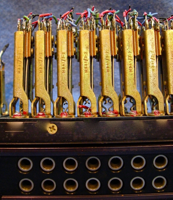 Image sur ADC/SwitchCraft Balanced, Switching Longframe Patch Panels, Close out prices.