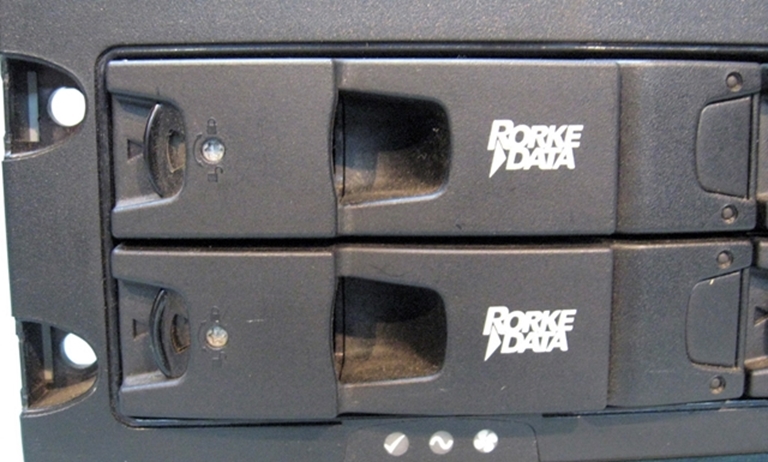 Image sur Rorke Data Media Dock Ultra 320 Frame w 8 removable drives