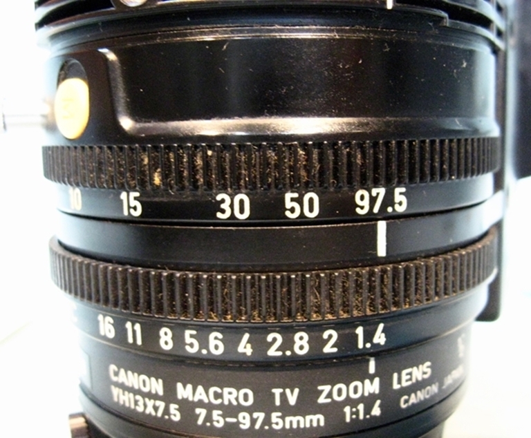 Image sur Canon VCL-713BX Zoom Lens, f1.4 sn 083075.