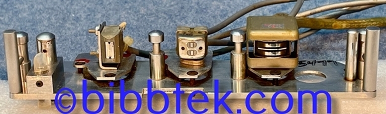 Image sur Crown International Tape deck Model LL802: 1/2 track Stereo Head assembly.