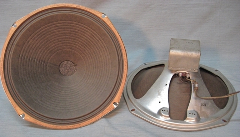 Image sur Wurlitzer 12" speakers