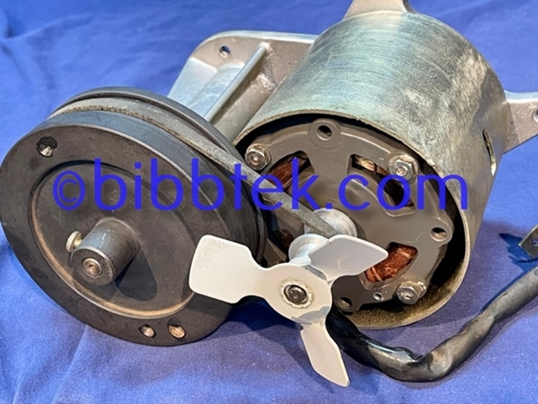 Image sur American Concertone (Teac) Model 605 Parts:  Capstan motor assy.